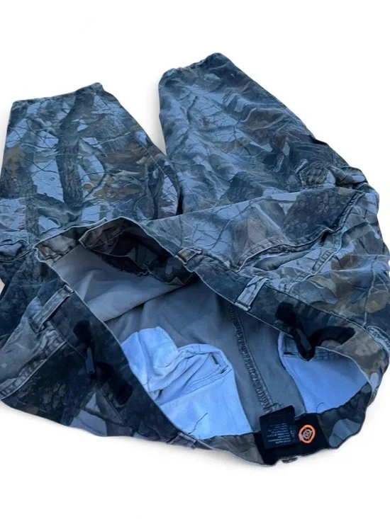 Realtree Men's Blue Gray Camo Cargo Pants - Picture 4 of 8